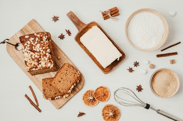 Comment réussir un pain d'épices moelleux avec des épices maison?